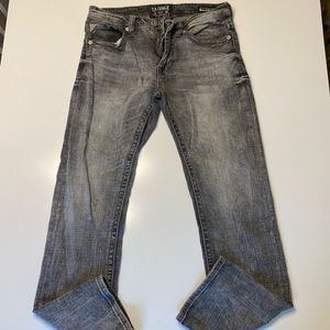Buckle Salvage Jeans